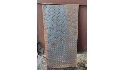 лист стальной рифленый чечевица 1,2 мм С245 купить в Ростове-на-Дону