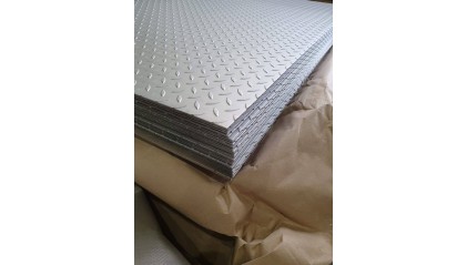 лист нержавеющий рифленый чечевица 1,5 мм 08Х17Т купить в Ростове-на-Дону